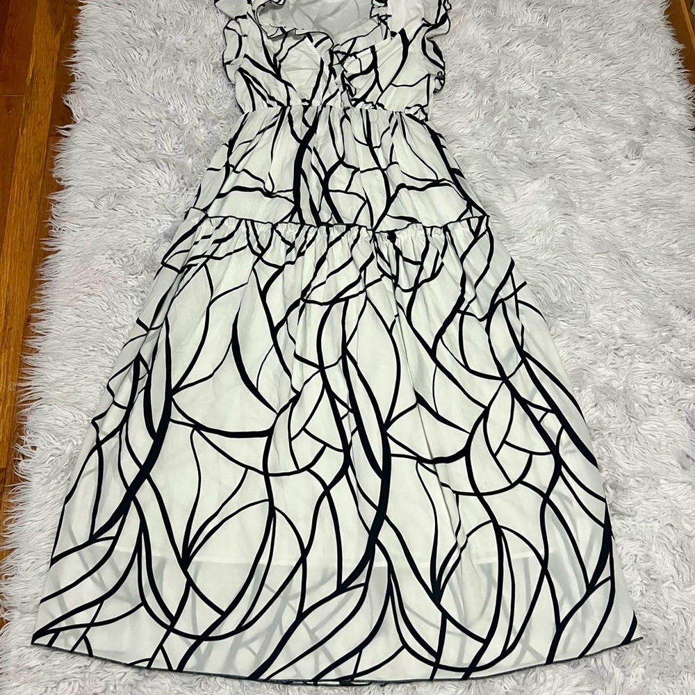 Elegant Black and White Patterned Dress